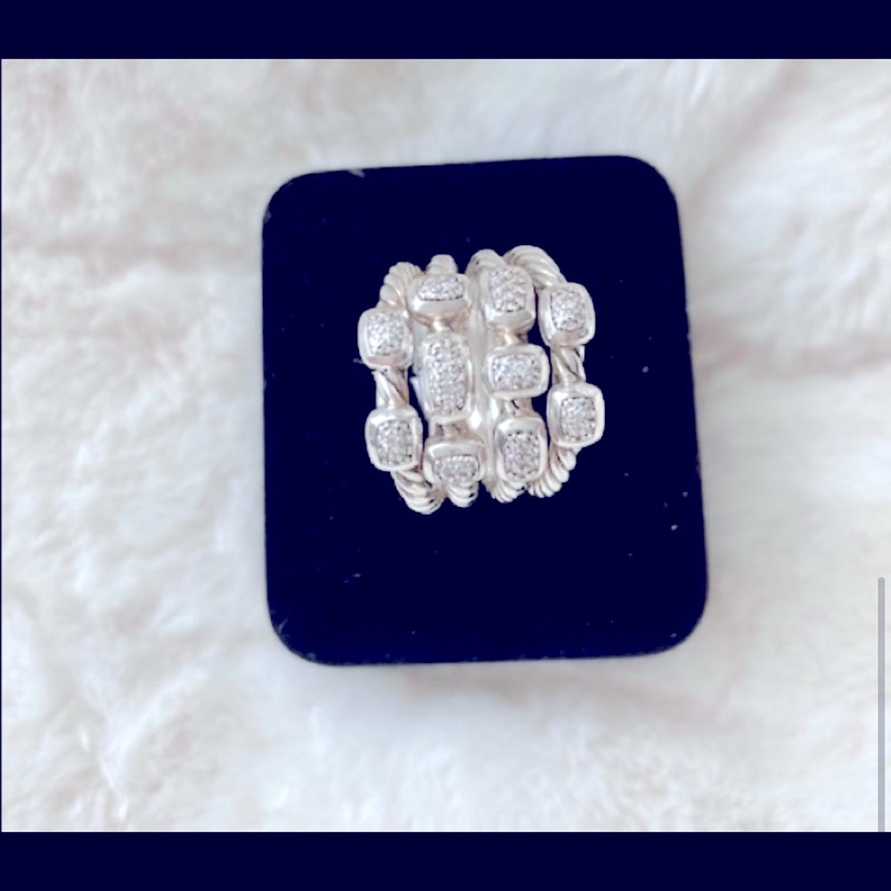 Beautiful David Yurman Confetti .23 diamond ring. Size 6 sterling silver